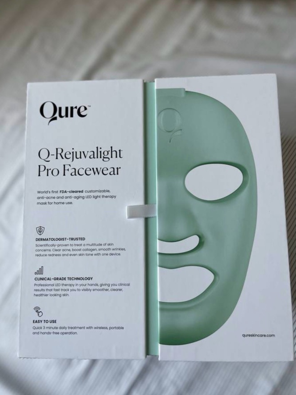 Qure Rejuvalight Pro Faceware - Red Light Therapy